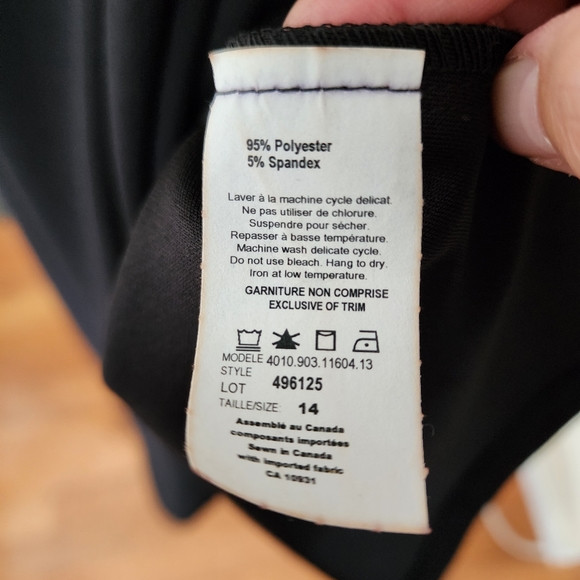 Laura Petite simple black v neck fit and flare dress size 14 p - Picture 4 of 5